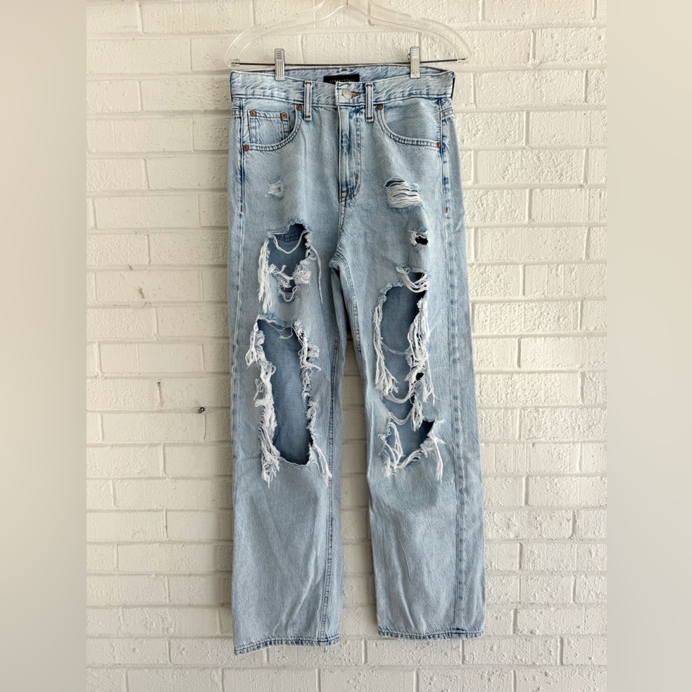 Mid-rise 90s Baggy Light Wash Ripped Jeans